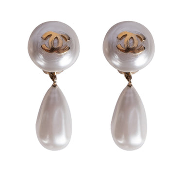 Vintage Chanel Pearl CC Earrings