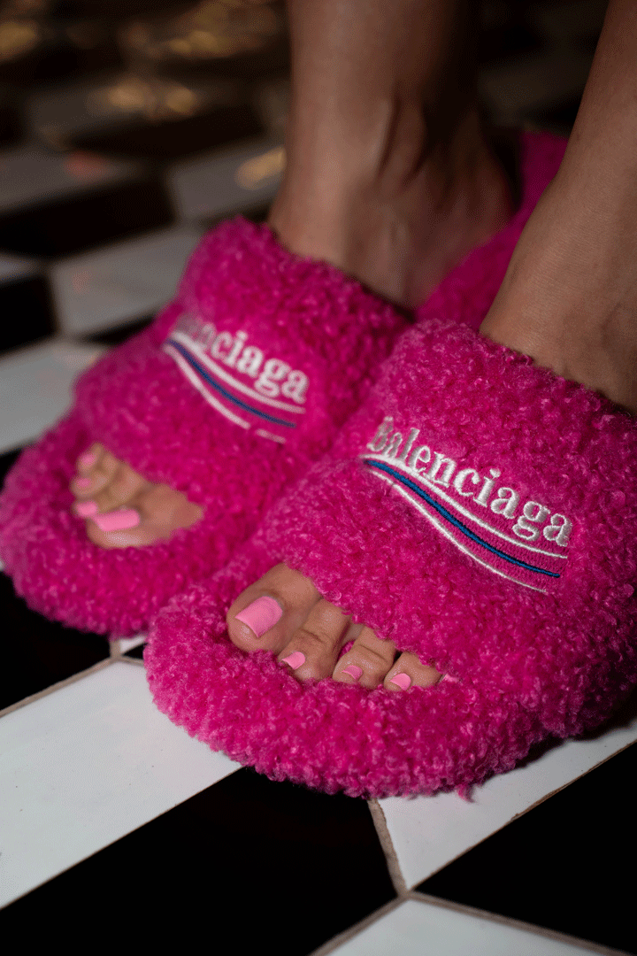 (NEW) Faux Fur Sandals