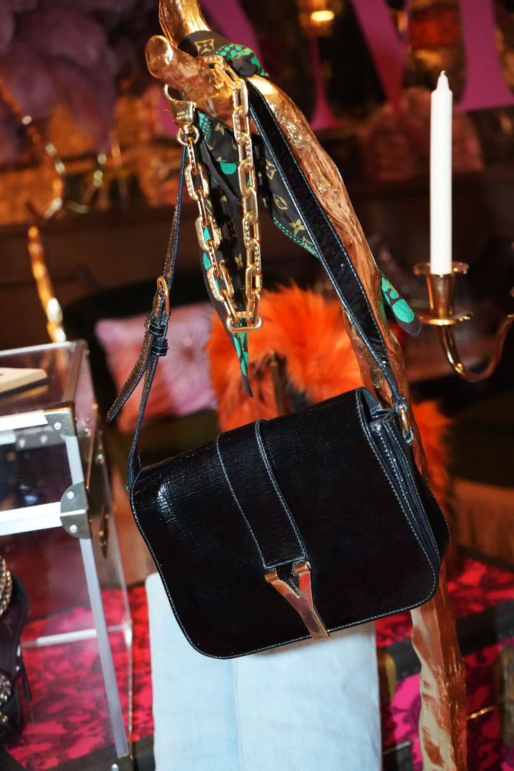 Yves Saint Laurent Black Leather Large Chyc Flap Shoulder Bag – So