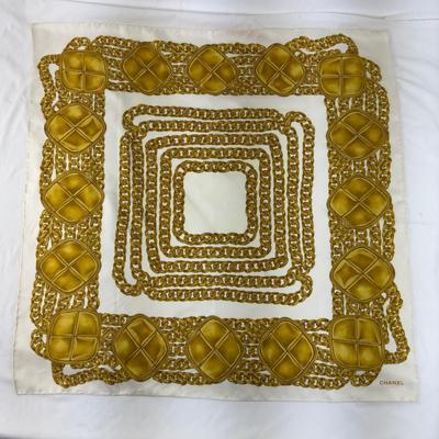 CHANEL Vintage Scarf Chain Motif