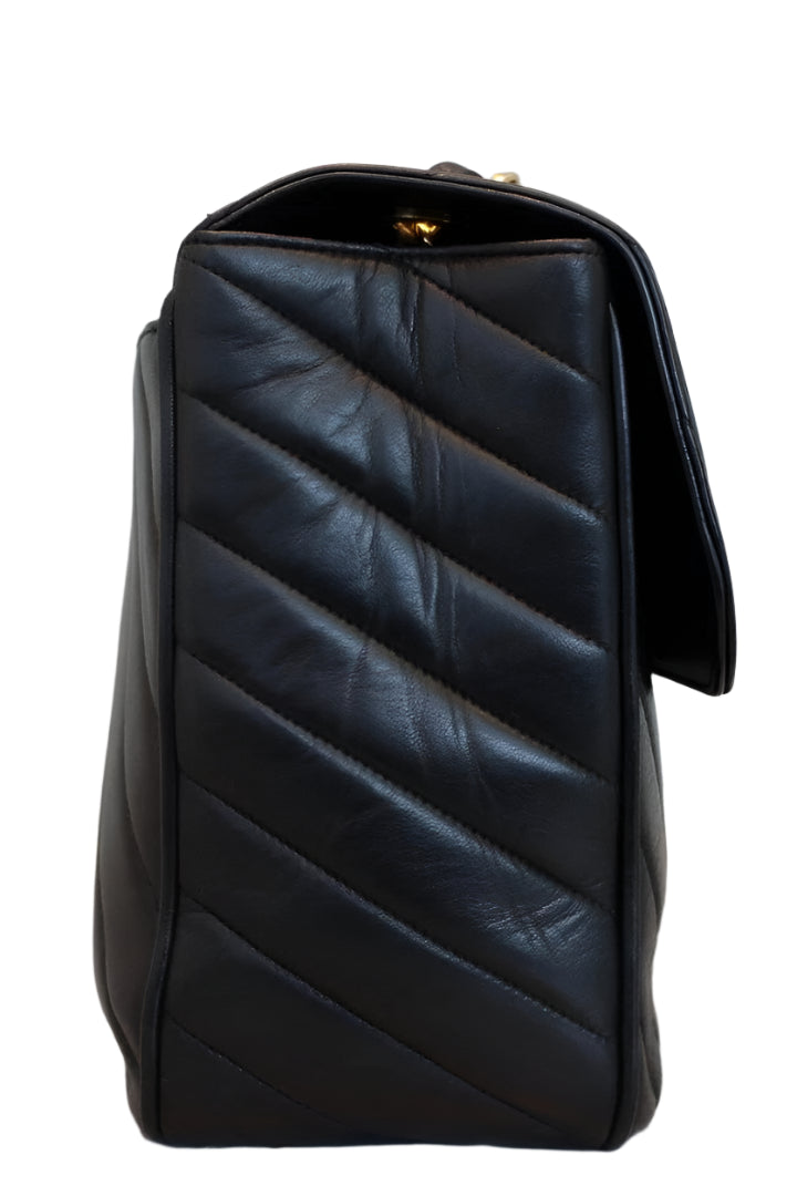 V Stitch Chain Shoulder Bag Lambskin Black