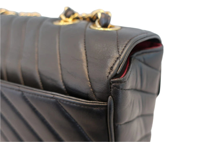 V Stitch Chain Shoulder Bag Lambskin Black