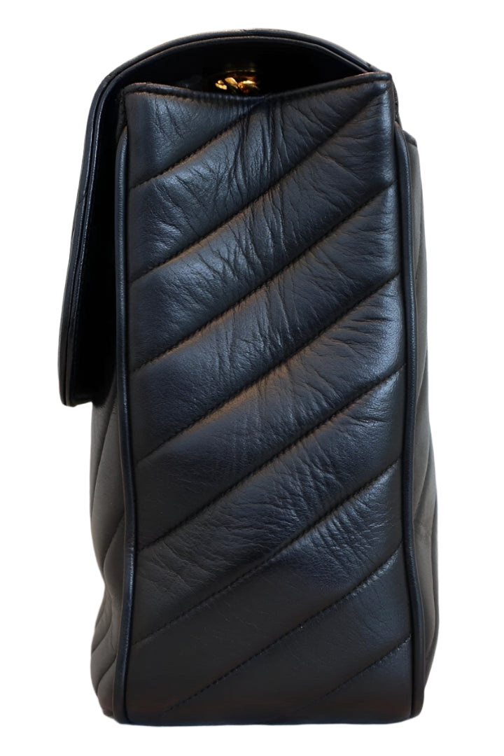 V Stitch Chain Shoulder Bag Lambskin Black