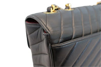 V Stitch Chain Shoulder Bag Lambskin Black