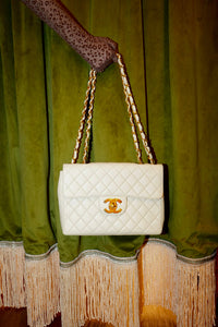 Vintage Chanel Jumbo Matelasse Quilted Lambskin Shoulder Bag - Ivory