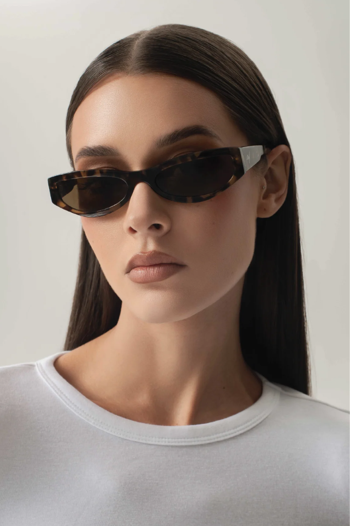 The Contour - Cat Eye