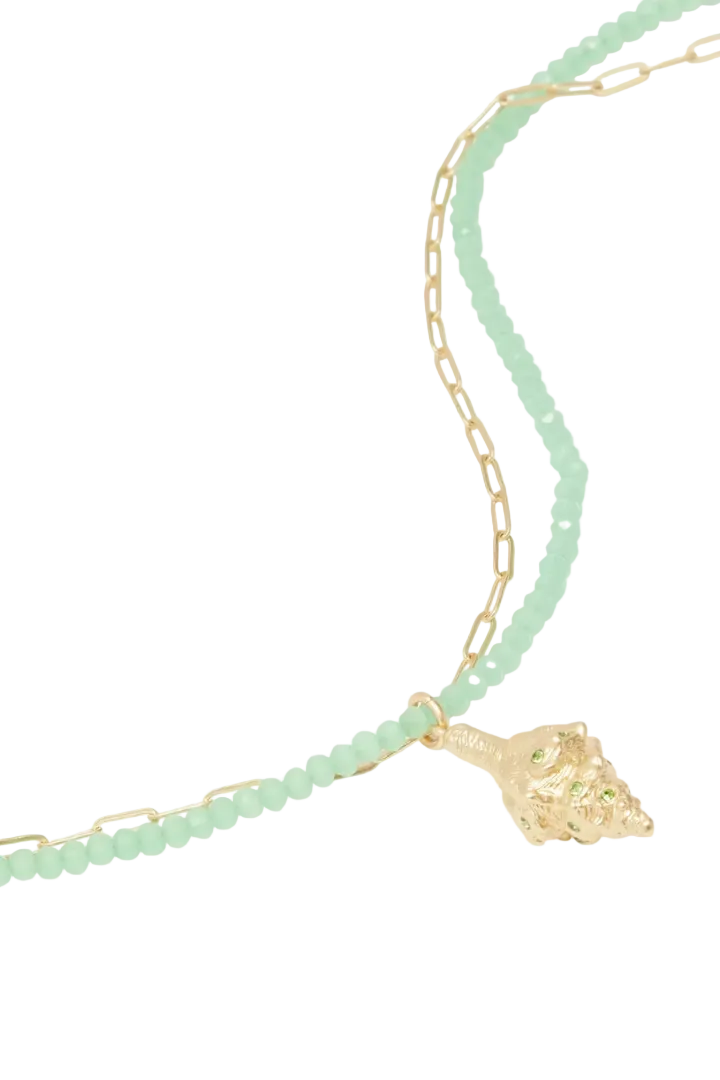 Noir Shell Metal Pendant Green Necklace